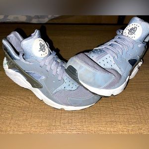Unisex NIKE Air Run Huarache SZ Mens/8 SZ Women’s 9.5